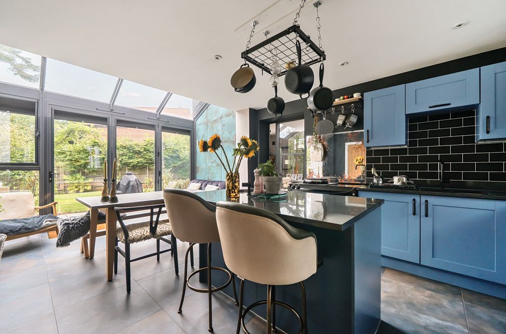 Property photo 2 of 25 1329946-26-68A35F...