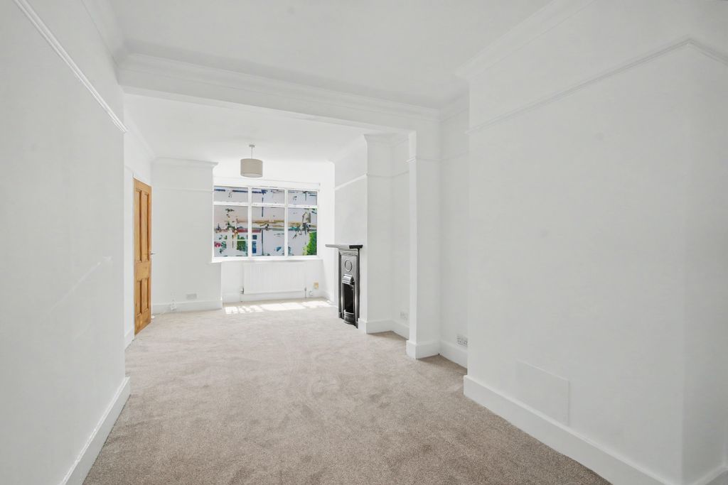 Property photo 1 of 7 2 Lounge Angle 1.Jpg