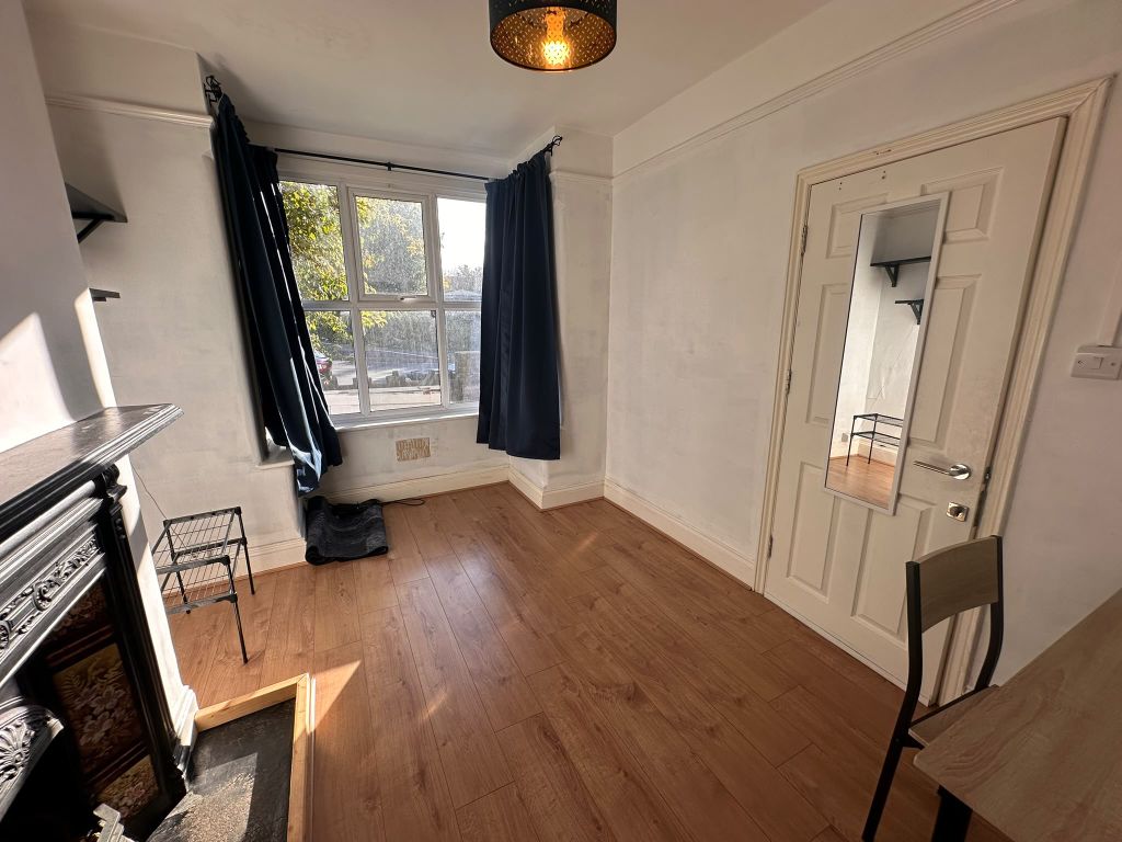 Property photo 3 of 24