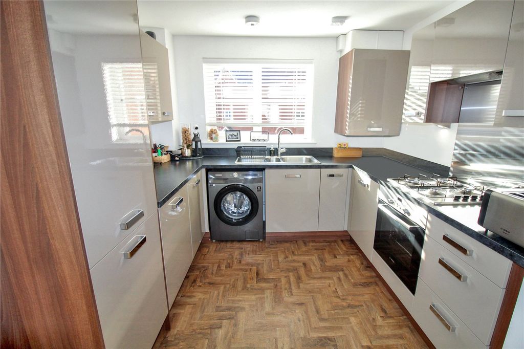 Property photo 3 of 11 Picture No. 05