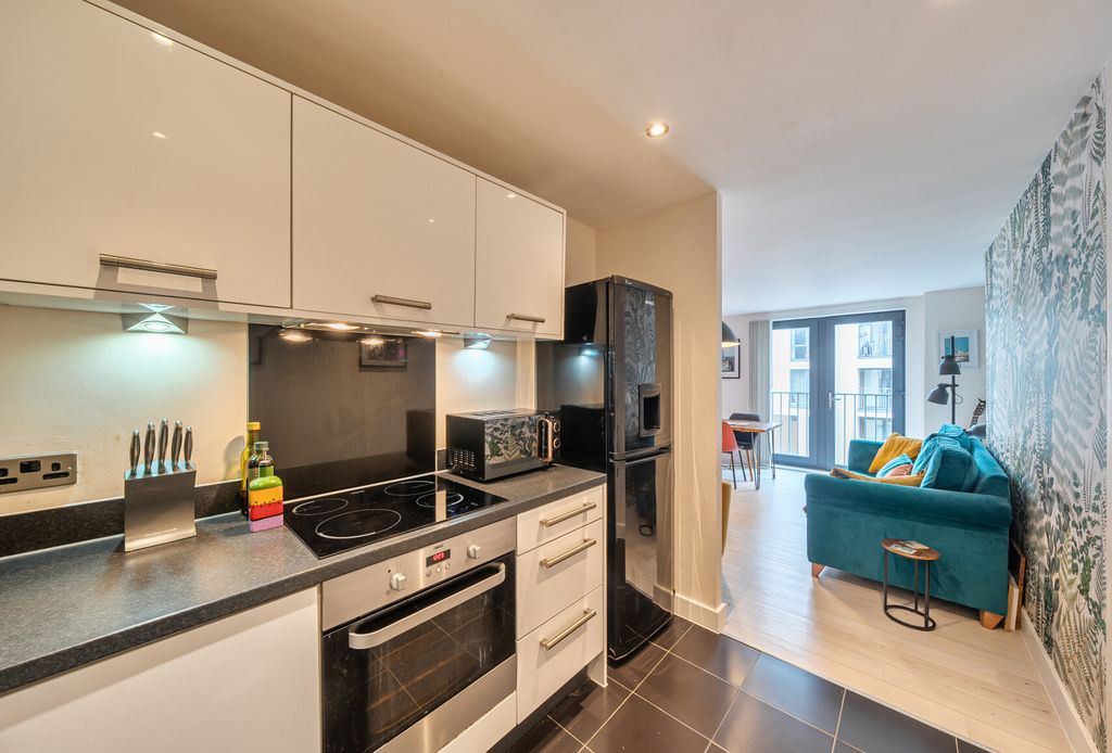 Property photo 3 of 10 1417915-6-6997090...