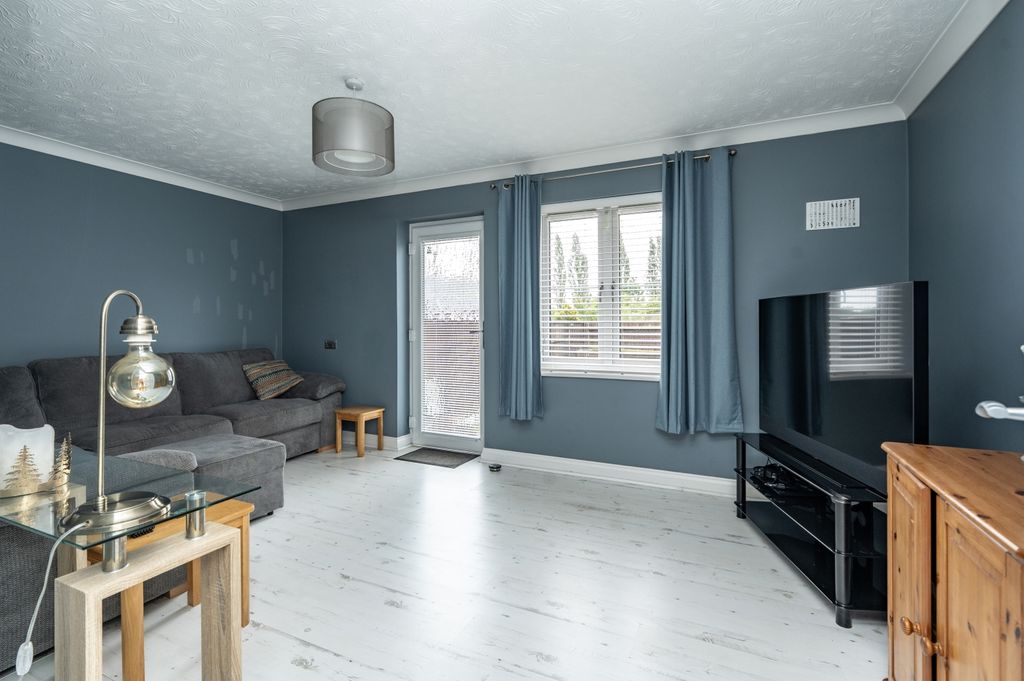 Property photo 2 of 17 2
