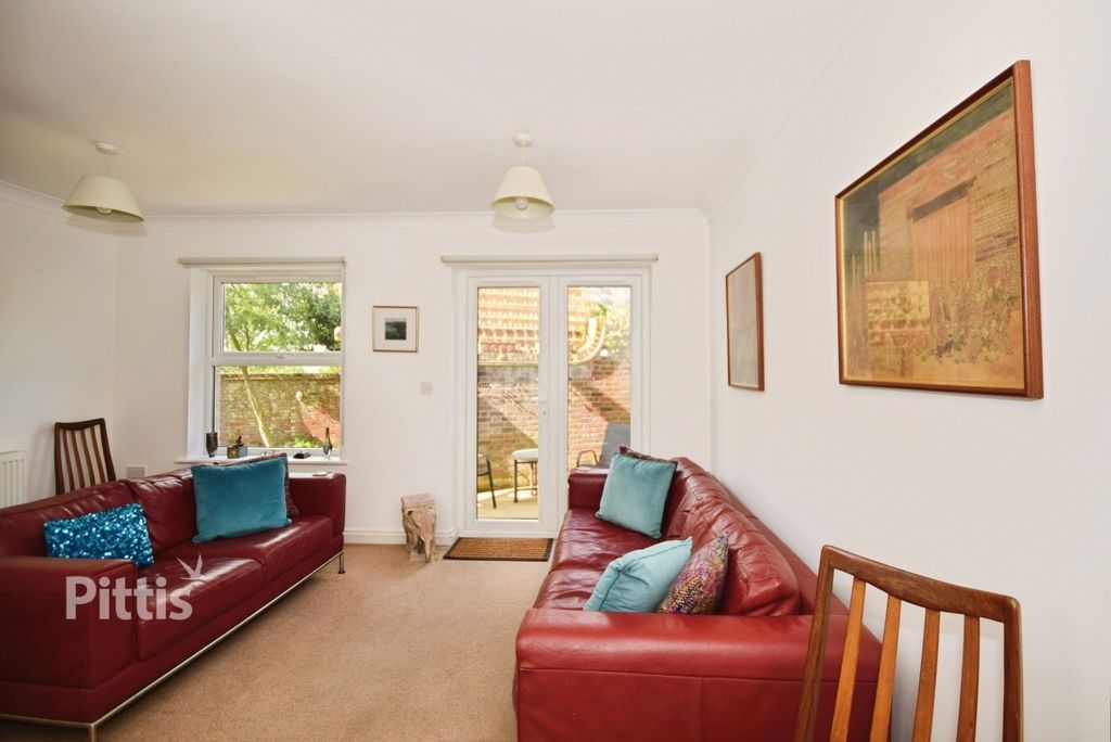 Property photo 3 of 10