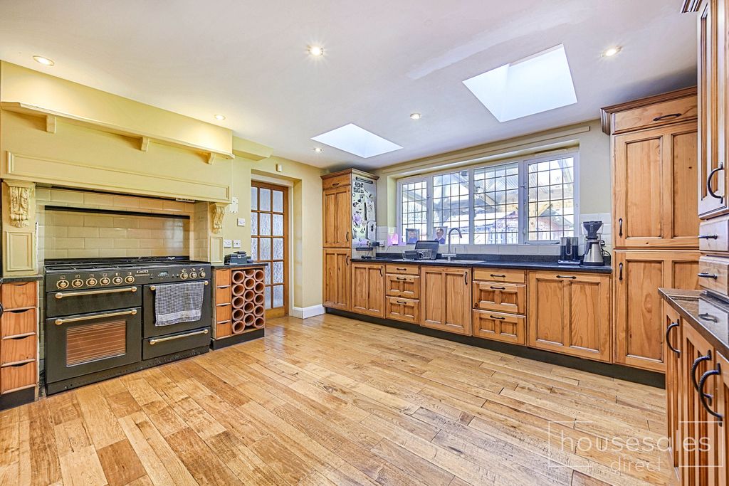 Property photo 2 of 14