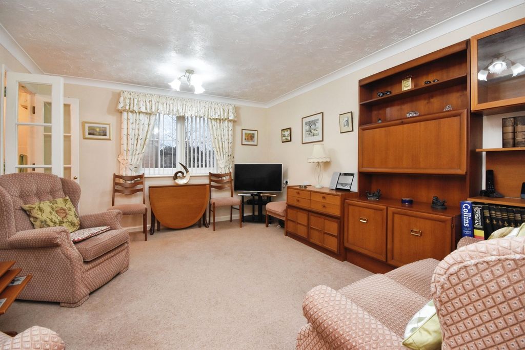 Property photo 3 of 17