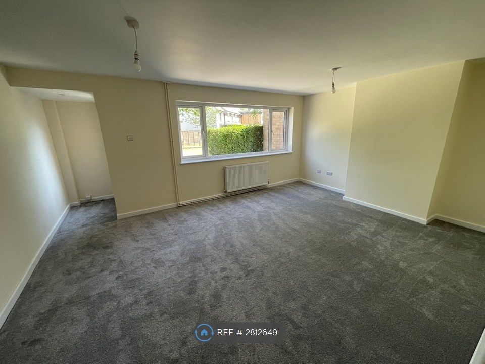Property photo 3 of 12