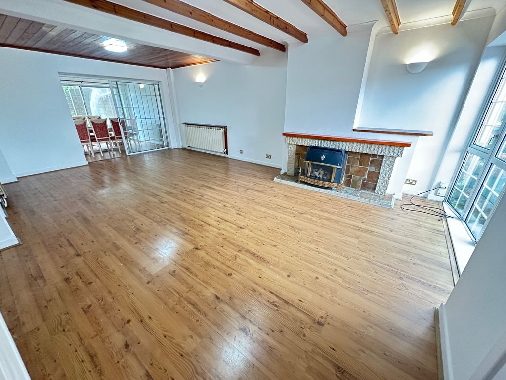 Property photo 2 of 17 4521231