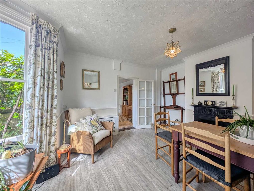 Property photo 3 of 14 Sitting/Dining Room