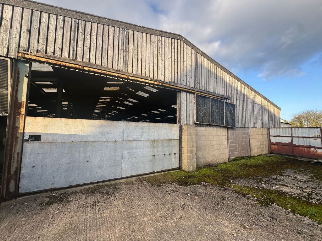 Property photo 1 of 3