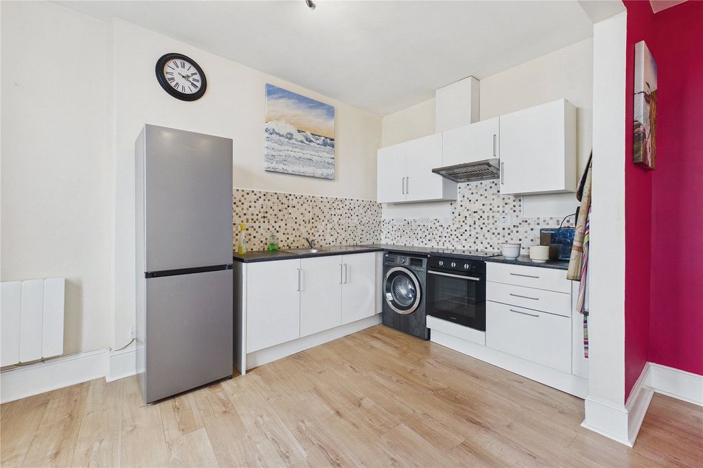 Property photo 2 of 12 Picture No. 26