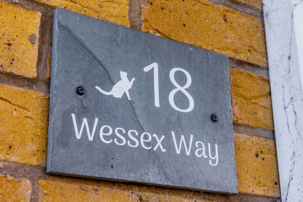 Property photo 2 of 16