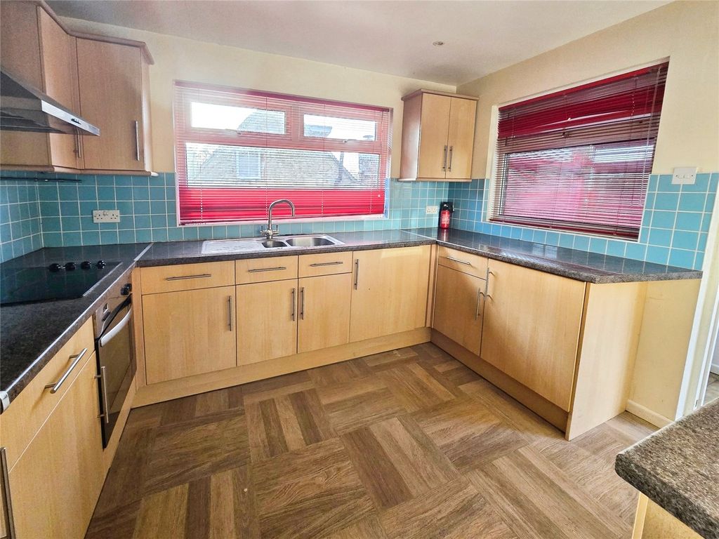 Property photo 3 of 16 Kitchen