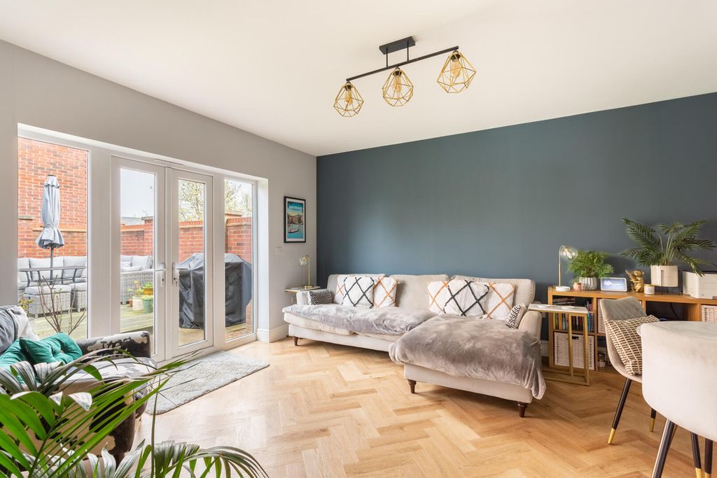 Property photo 2 of 17 Living Room