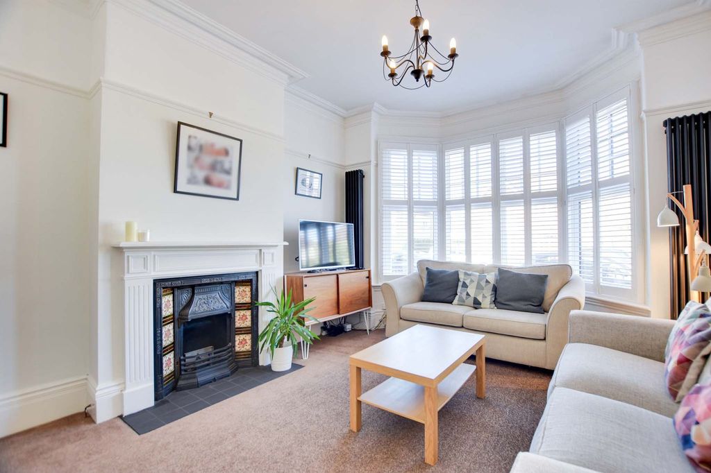 Property photo 3 of 40