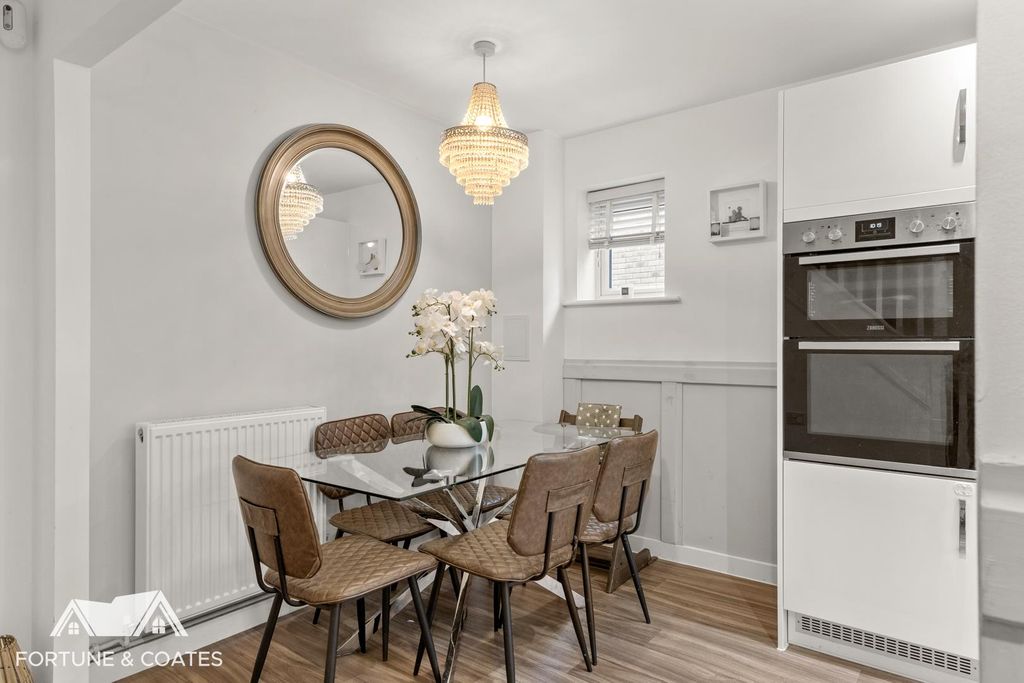 Property photo 3 of 22 Huntleyroad_14.Jpg