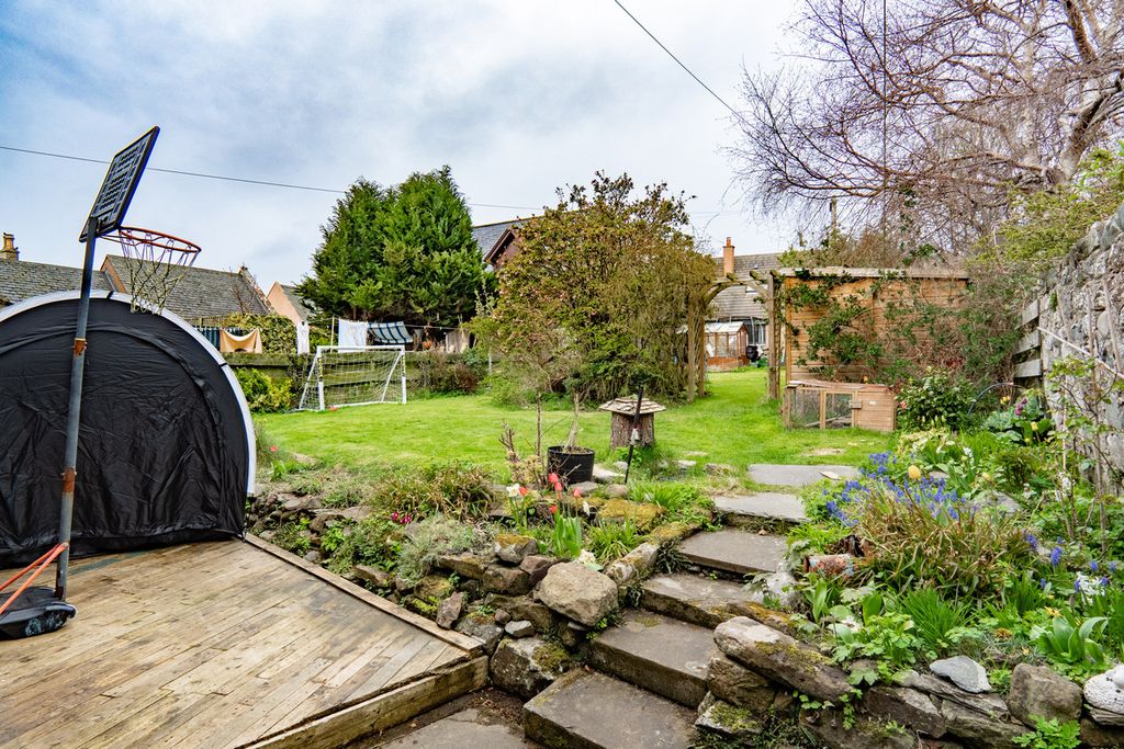 Property photo 2 of 45