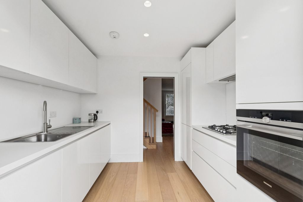 Property photo 2 of 16 13