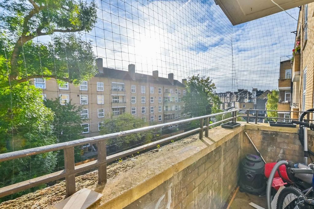 Property photo 3 of 6