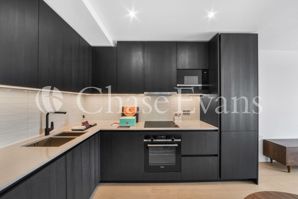 Property photo 2 of 12 Kitchen