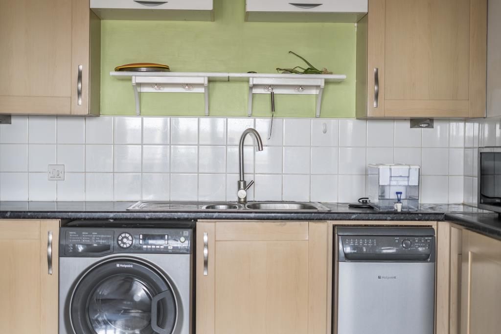 Property photo 2 of 18 Kitchen