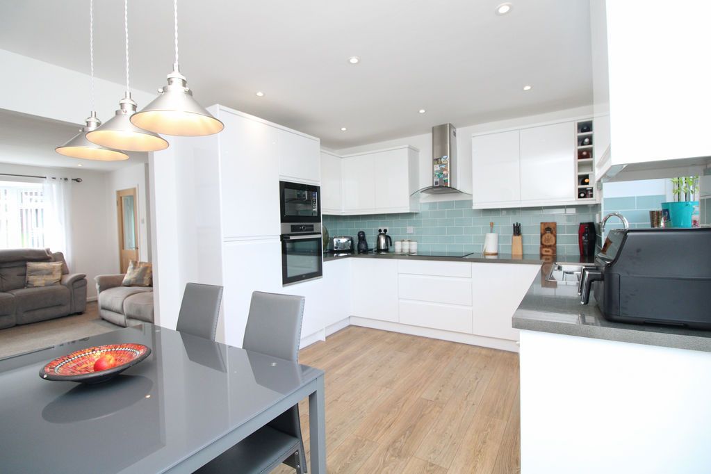 Property photo 3 of 14 Kitchen/Diner