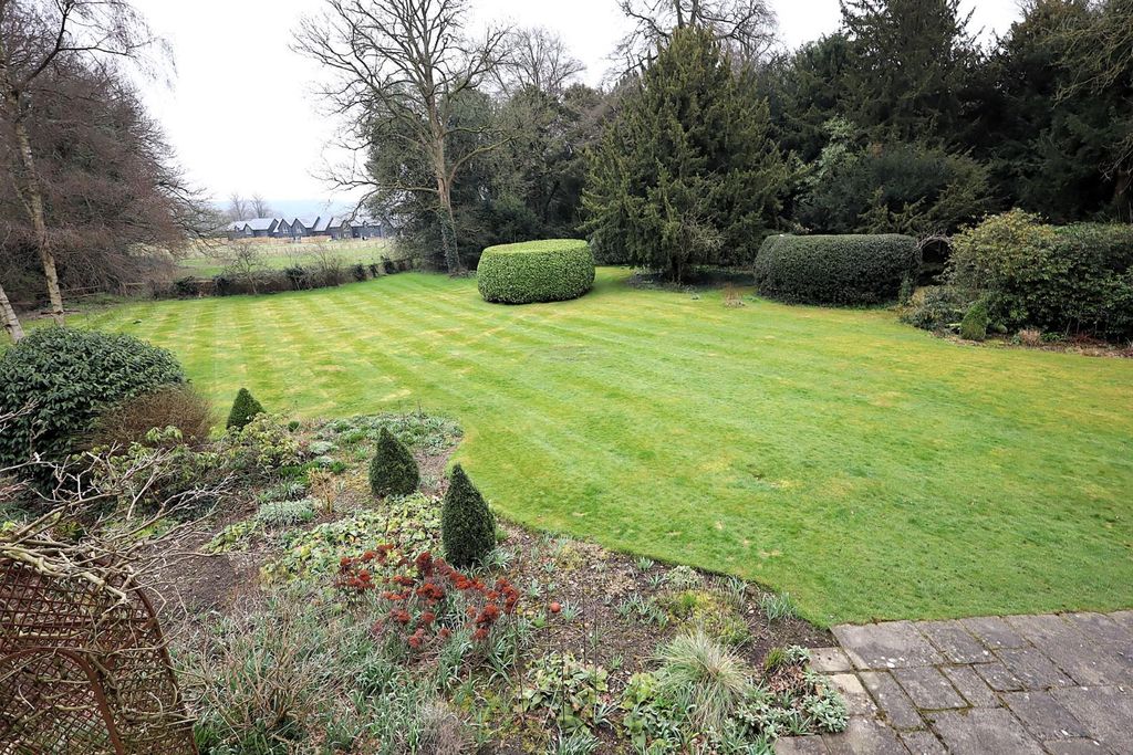 Property photo 2 of 24 Rear Garden