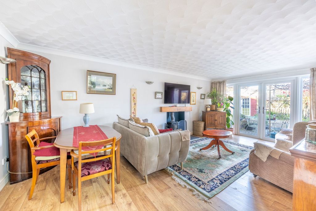 Property photo 3 of 48