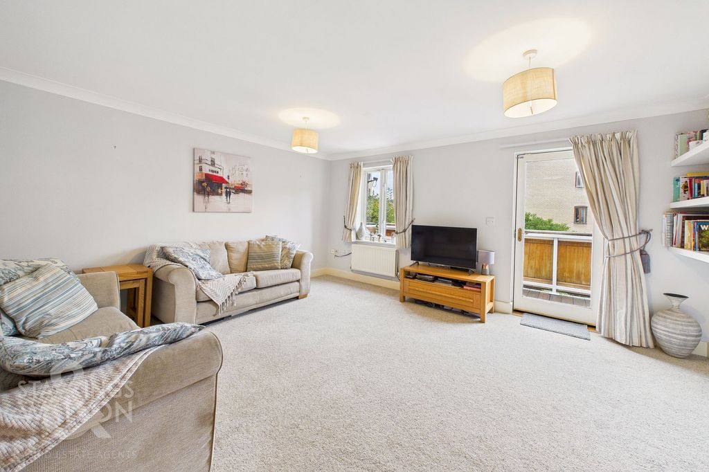 Property photo 3 of 22