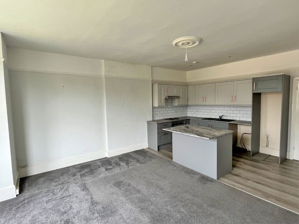 Property photo 3 of 10 Flat D