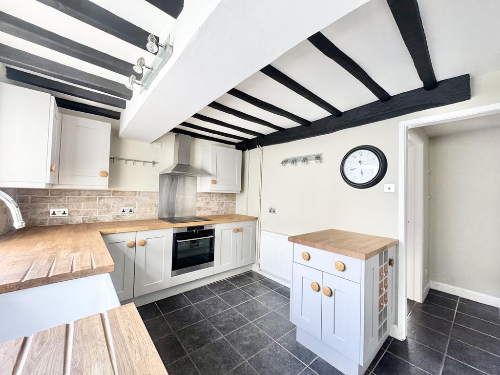Property photo 3 of 15 Kitchen