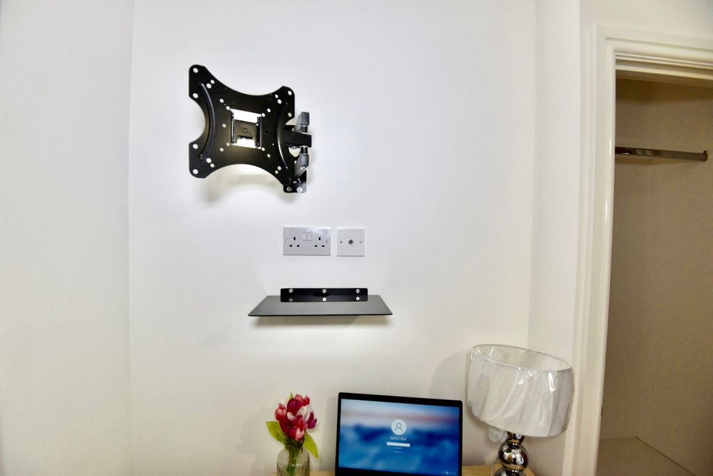 Property photo 3 of 48