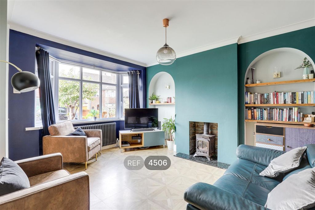 Property photo 3 of 16 Living Room