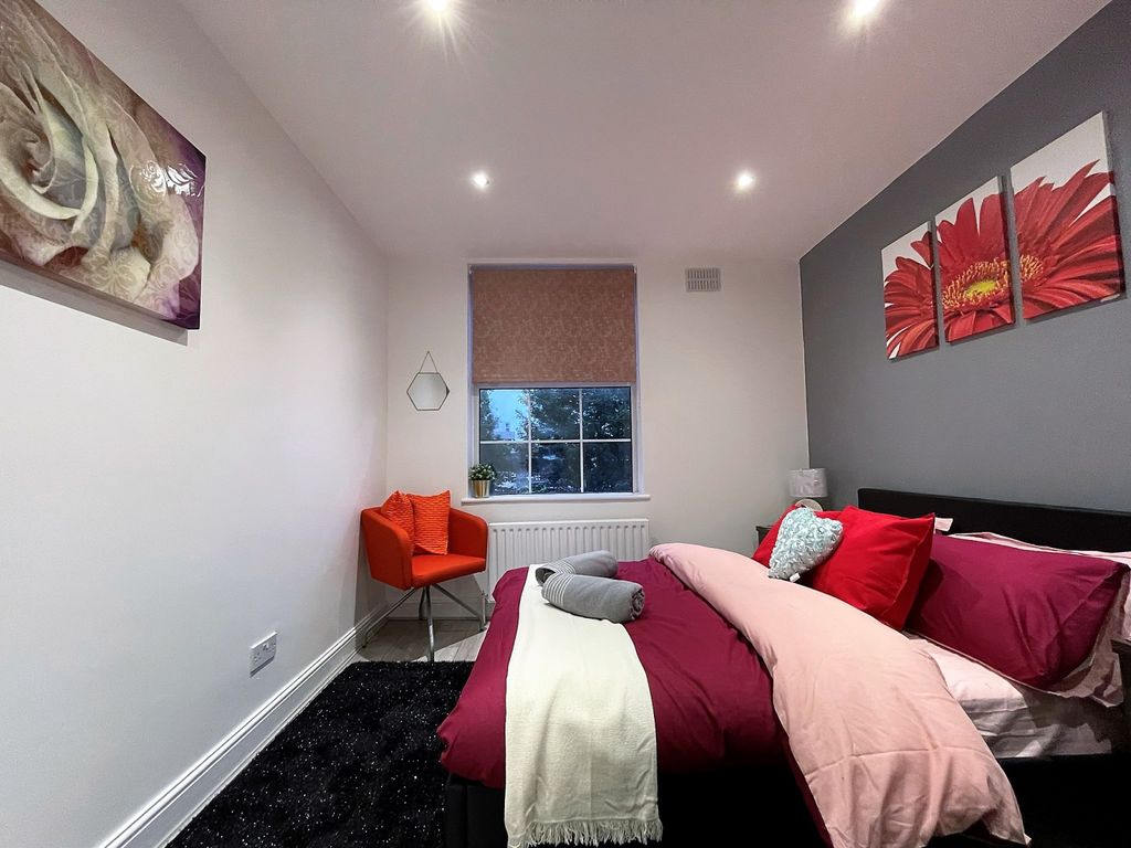 Property photo 3 of 11 Gallery