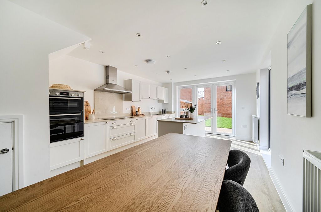 Property photo 3 of 17 1420330-14-69Afff...