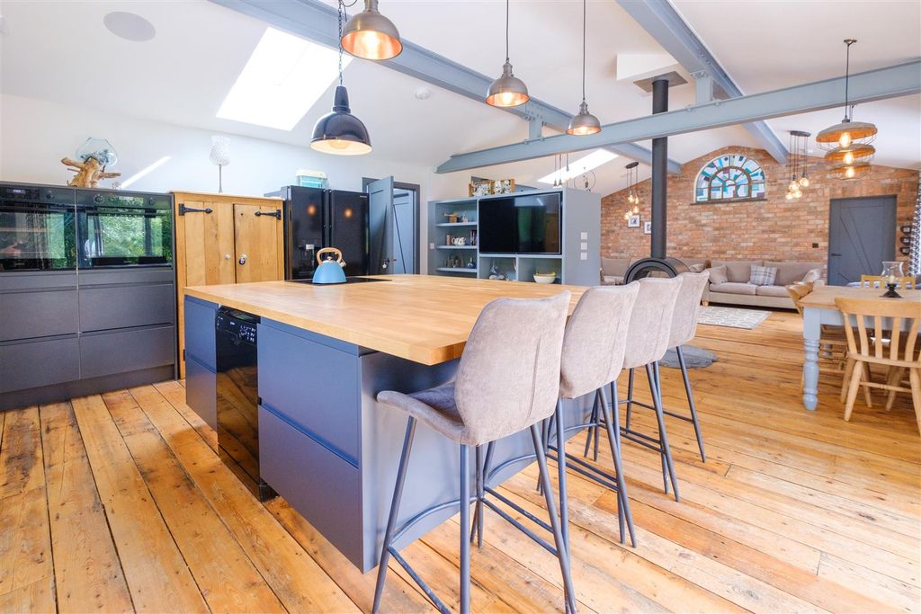 Property photo 2 of 16 Parry Landlooe Bridge Farm-44.Jpg
