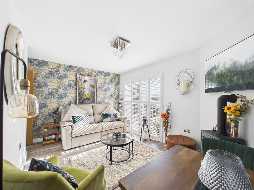 Property photo 3 of 12 Cam02295G0-Pr0329-Still004.Jpg