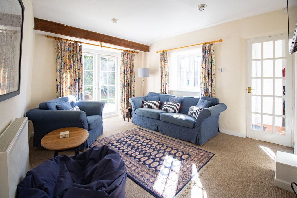 Property photo 2 of 24 4563085