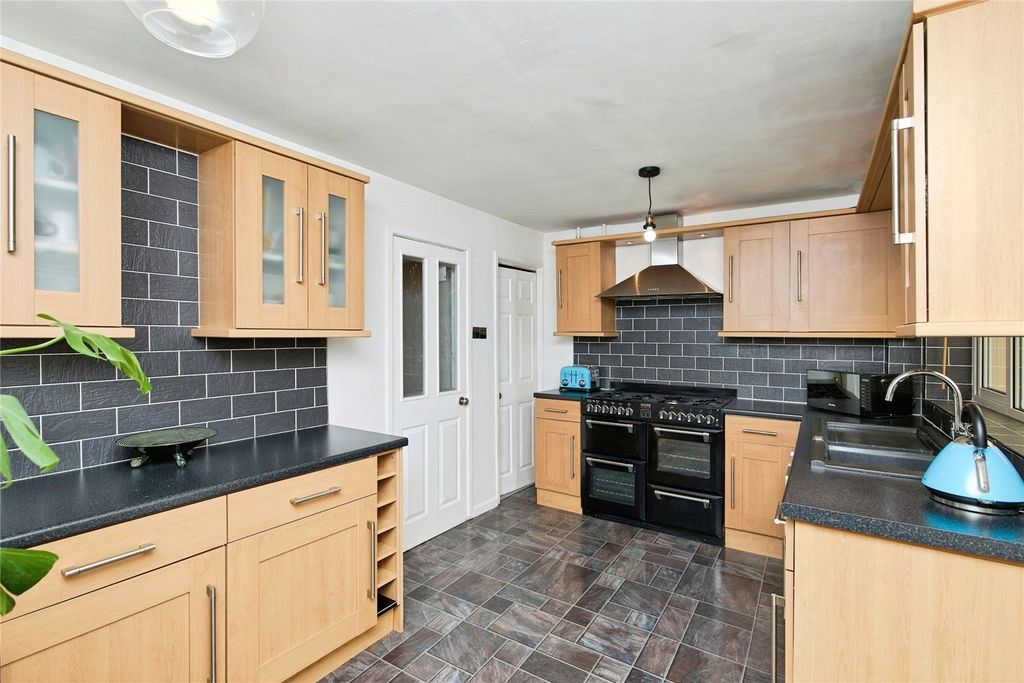 Property photo 3 of 18 Picture No. 29
