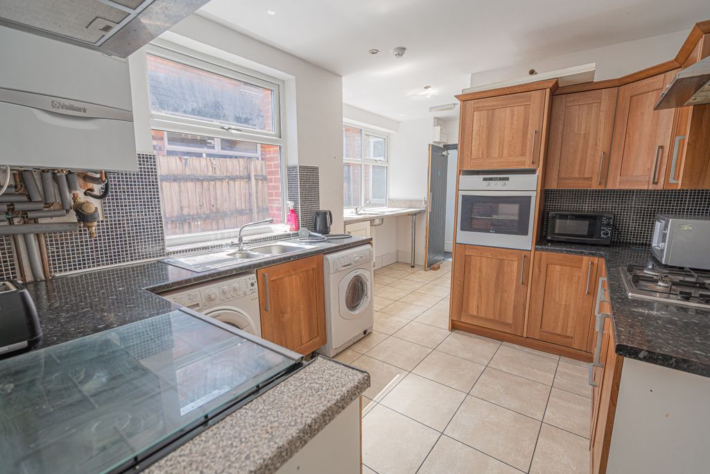 Property photo 3 of 27 20250520-Dsc04486-Enhanced-Nr20250520