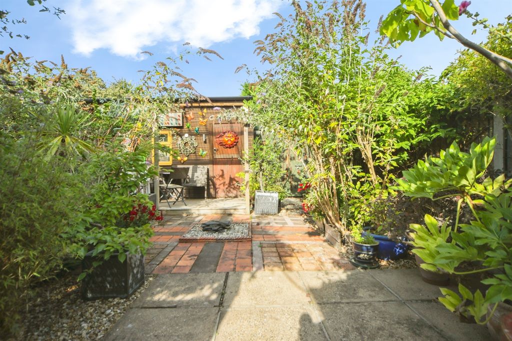 Property photo 2 of 19