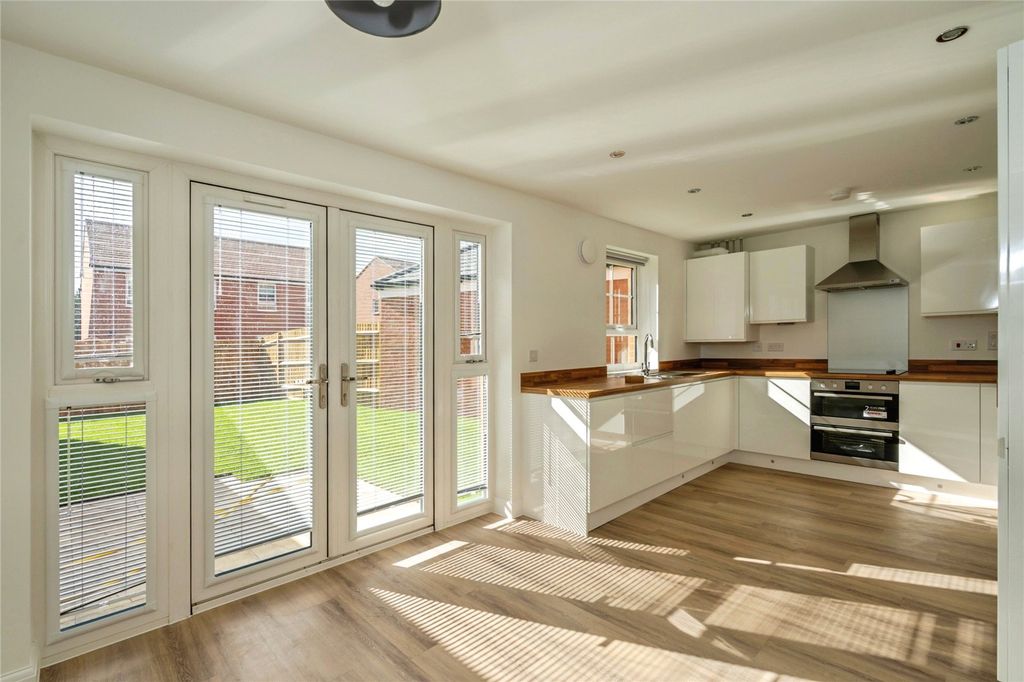 Property photo 3 of 18 Picture No. 04