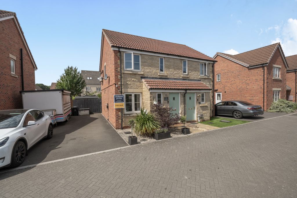 Property photo 1 of 11 146466111