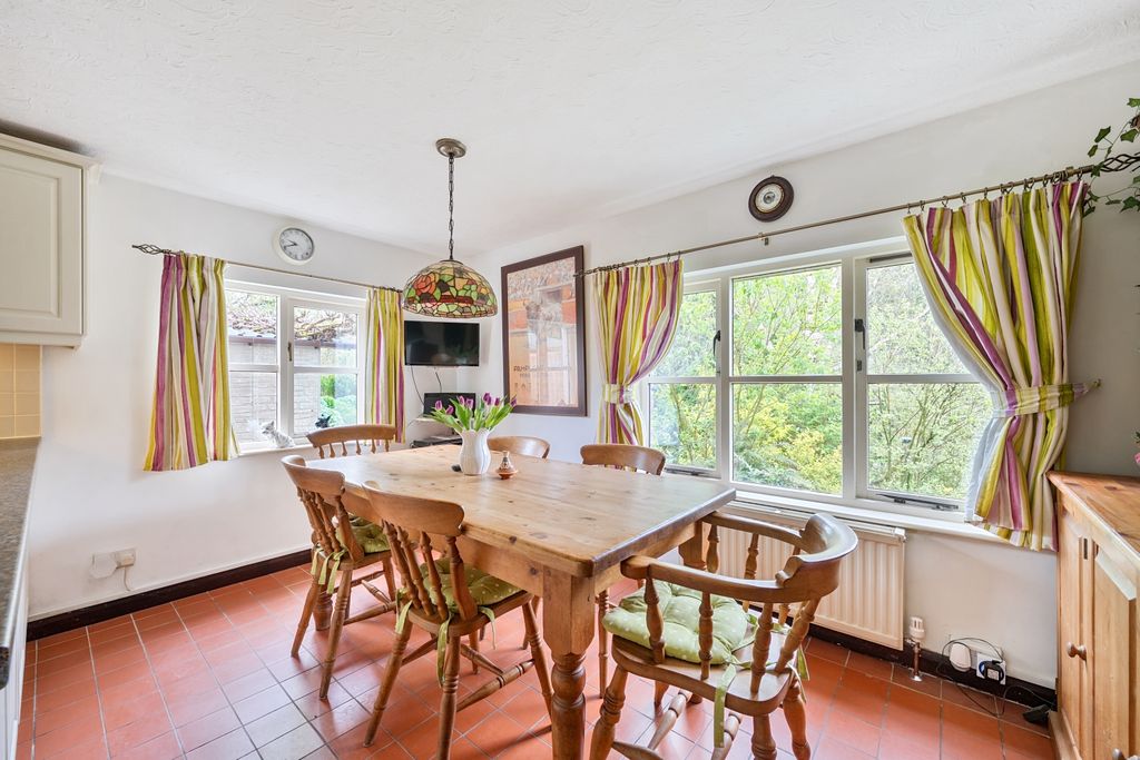 Property photo 3 of 21 1430339-33-69d78c4E85d4F-Arw-1