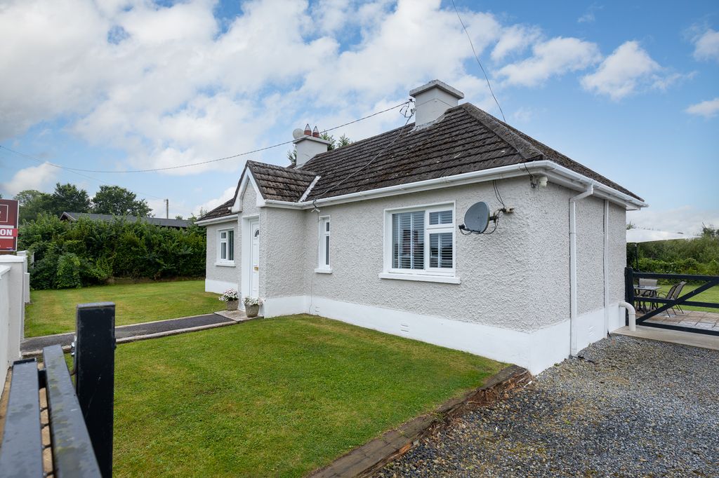 Property photo 1 of 27