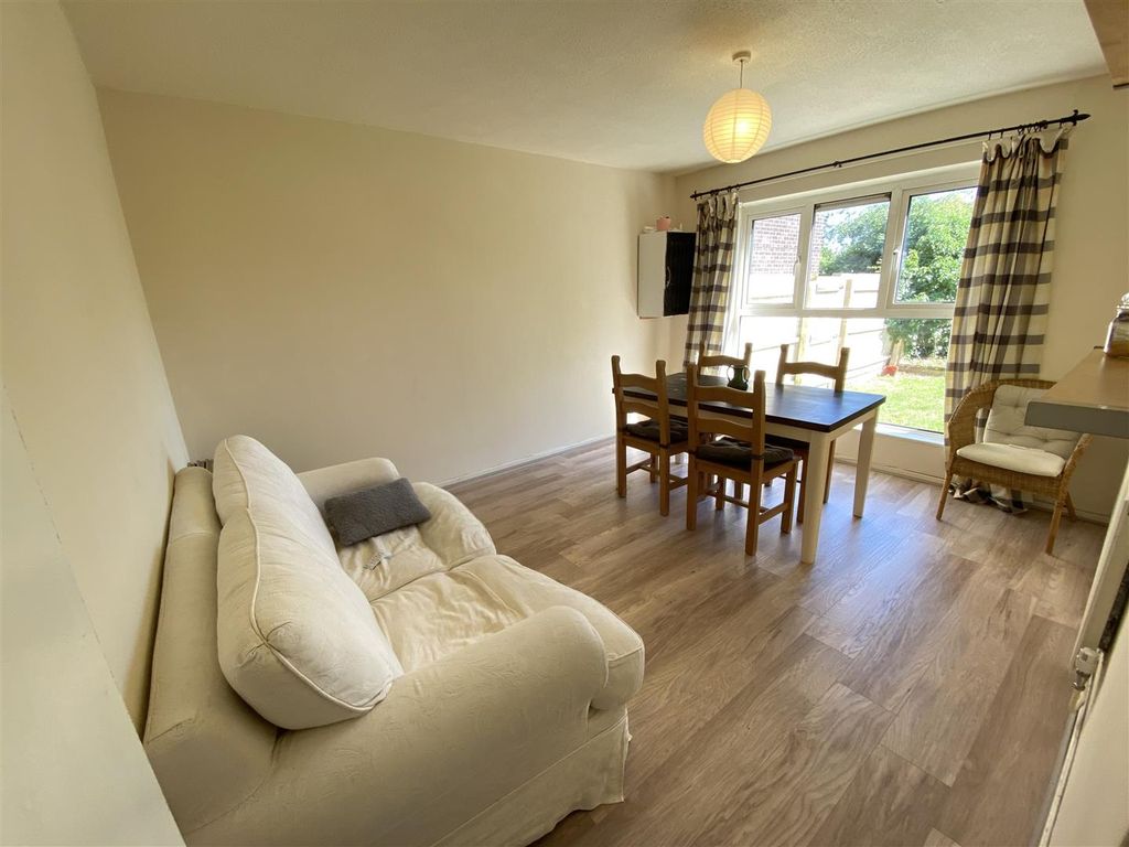 Property photo 3 of 11 Lounge2020.Jpg