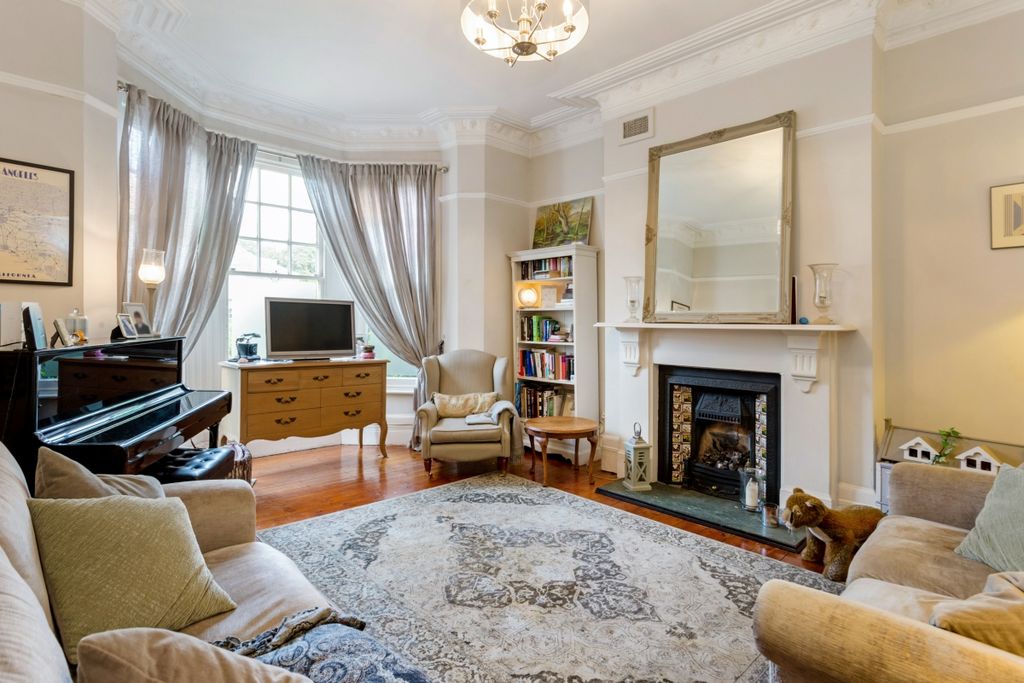 Property photo 3 of 23 Wolseley Road (17)