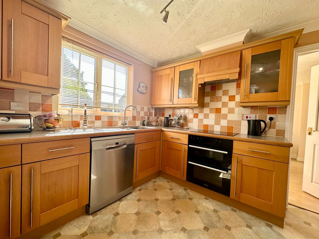 Property photo 3 of 15