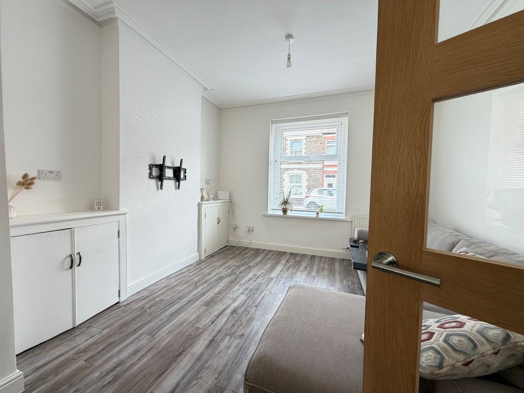Property photo 2 of 12 Image