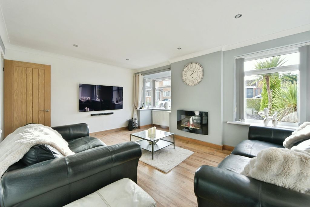 Property photo 3 of 21 Pbox-Img.Jpg