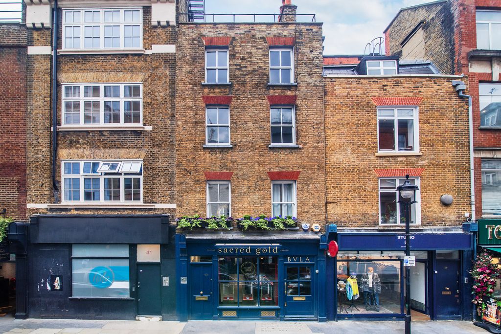 Property photo 3 of 20